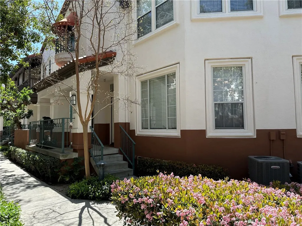 12709 Trent Jones Lane, Tustin, California 92782 home-pic-2